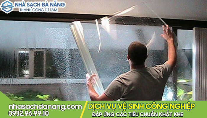 vệ sinh phim cách nhiệt