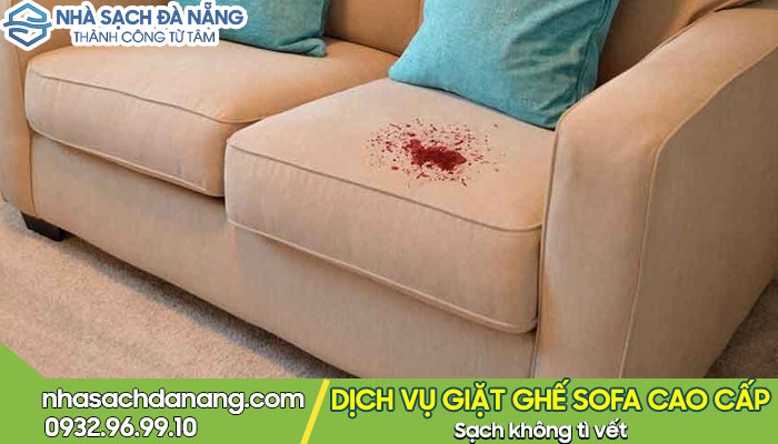 Cách làm sach vết máu trên ghế sofa