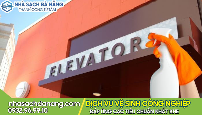 Dịch vụ vệ sinh bảng hiệu tại Đà Nẵng